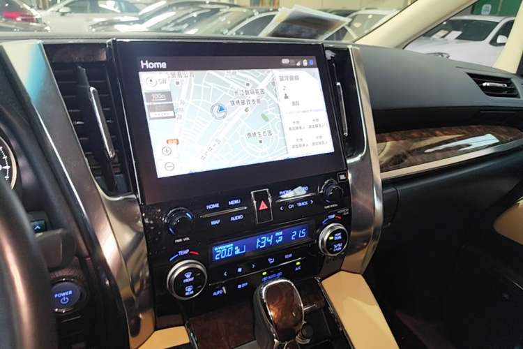 Used Toyota Alphard 2021 Dual-Engine 2.5L Luxury Edition Audio And AC Panel
