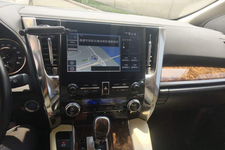 Used Toyota Alphard 2021 Dual-Engine 2.5L Luxury Edition Audio And AC Panel
