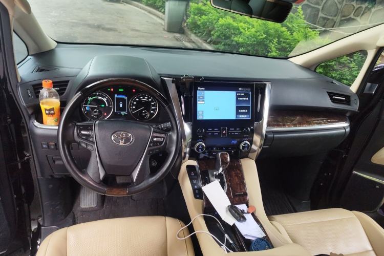 Used Toyota Alphard 2021 Dual-Engine 2.5L Luxury Edition Center Console
