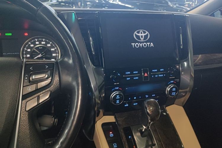 Used Toyota Alphard 2021 Dual-Motor 2.5L Premium Edition Center Console