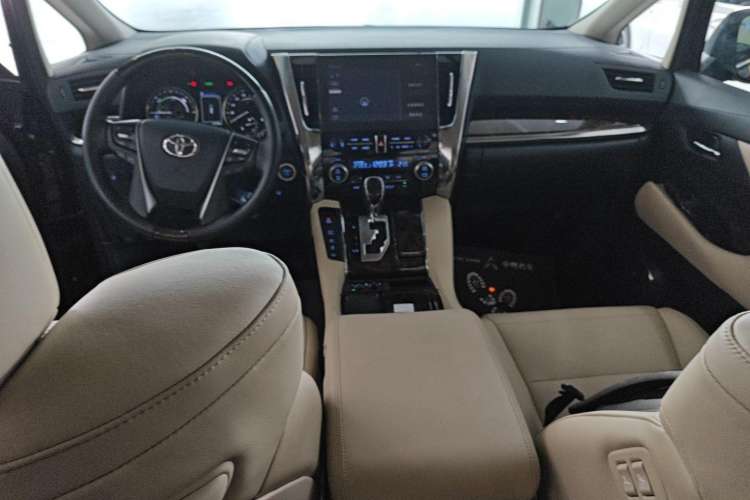 Used Toyota Alphard 2021 Dual-Engine 2.5L Luxury Edition Center Console