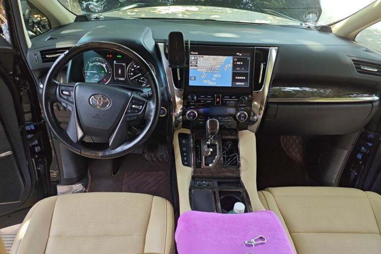 Used Toyota Alphard 2021 Dual-Motor 2.5L Premium Edition Center Console