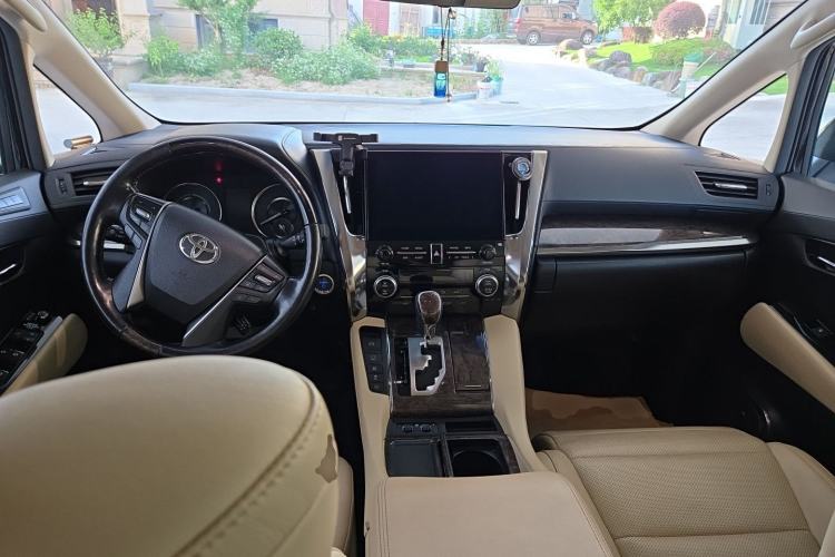Used Toyota Alphard 2021 Dual-Engine 2.5L Prestige Edition Center Console
