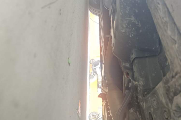 Used Toyota Alphard 2021 Dual-Engine 2.5L Luxury Edition Chassis Front Right