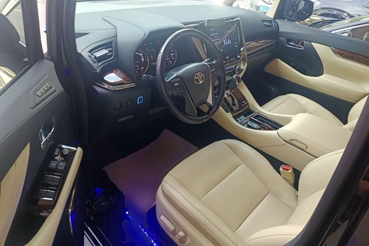 Used Toyota Alphard 2021 Dual-Engine 2.5L Luxury Edition Driver Seat