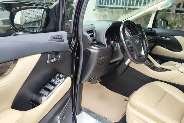 Used Toyota Alphard 2021 Dual-Engine 2.5L Luxury Edition Driver Seat