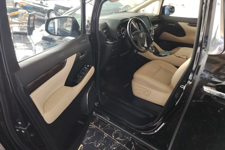 Used Toyota Alphard 2021 Dual-Engine 2.5L Luxury Edition Driver Seat