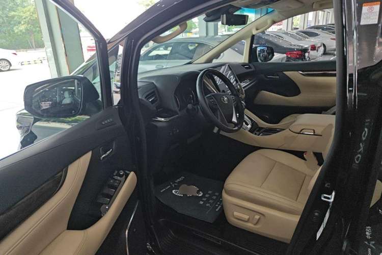 Used Toyota Alphard 2021 Dual-Engine 2.5L Luxury Edition Driver Seat