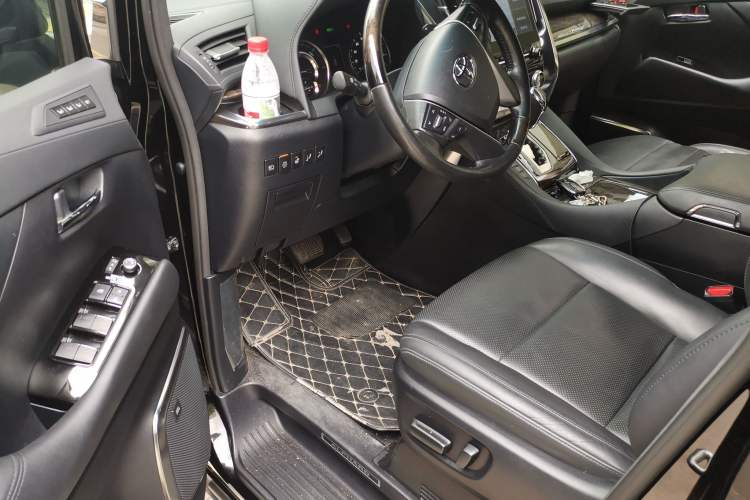 Used Toyota Alphard 2021 Dual-Motor 2.5L Premium Edition Driver Seat