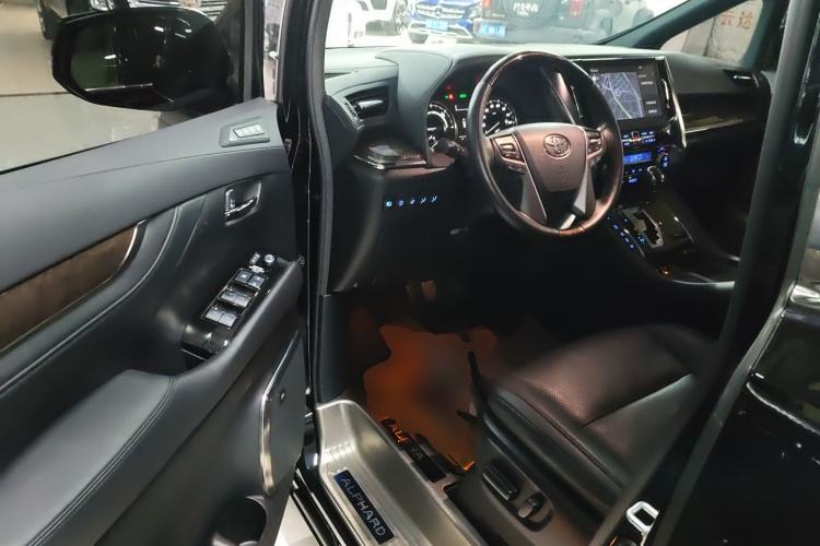Used Toyota Alphard 2021 Dual-Motor 2.5L Premium Edition Driver Seat
