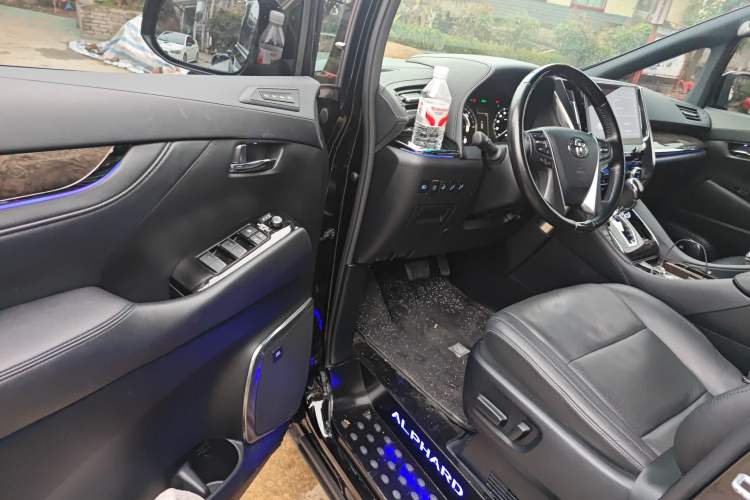 Used Toyota Alphard 2021 Dual-Engine 2.5L Prestige Edition Driver Seat