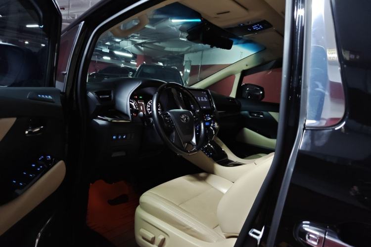 Used Toyota Alphard 2021 Dual-Engine 2.5L Luxury Edition Driver Seat