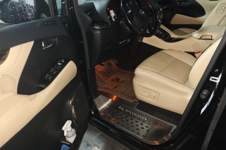 Used Toyota Alphard 2021 Dual-Engine 2.5L Luxury Edition Driver Seat