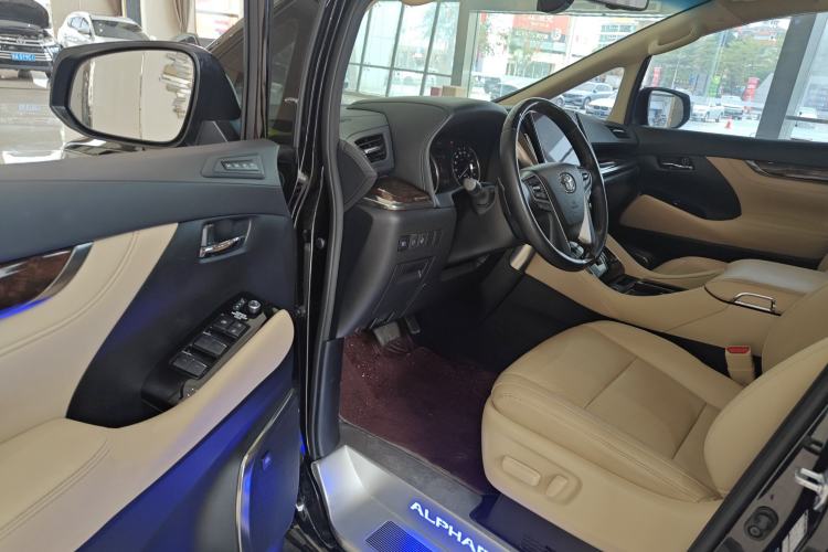 Used Toyota Alphard 2021 Dual-Engine 2.5L Luxury Edition Driver Seat