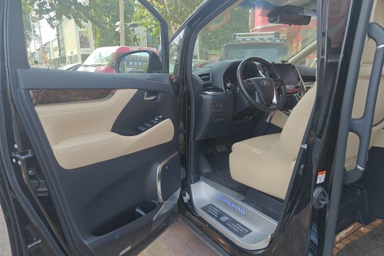 Used Toyota Alphard 2021 Dual-Engine 2.5L Luxury Edition Driver Seat