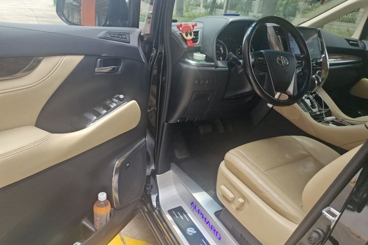 Used Toyota Alphard 2021 Dual-Engine 2.5L Luxury Edition Driver Seat