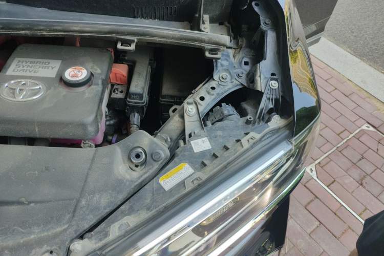 Used Toyota Alphard 2021 Dual-Engine 2.5L Luxury Edition Engine Bay Left