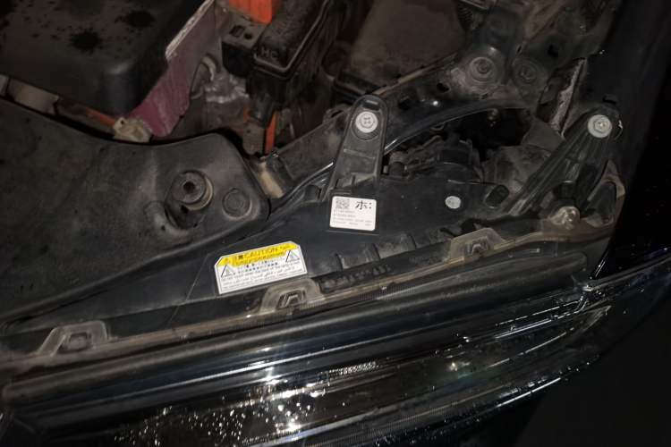 Used Toyota Alphard 2021 Dual-Engine 2.5L Prestige Edition Engine Bay Left