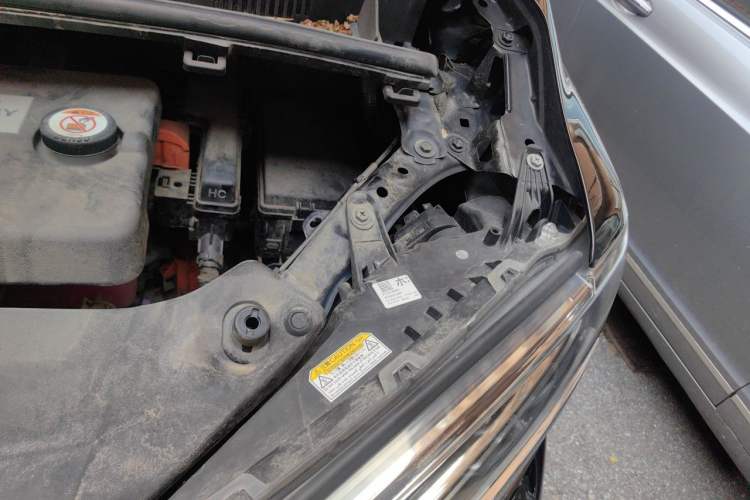 Used Toyota Alphard 2021 Dual-Engine 2.5L Luxury Edition Engine Bay Left