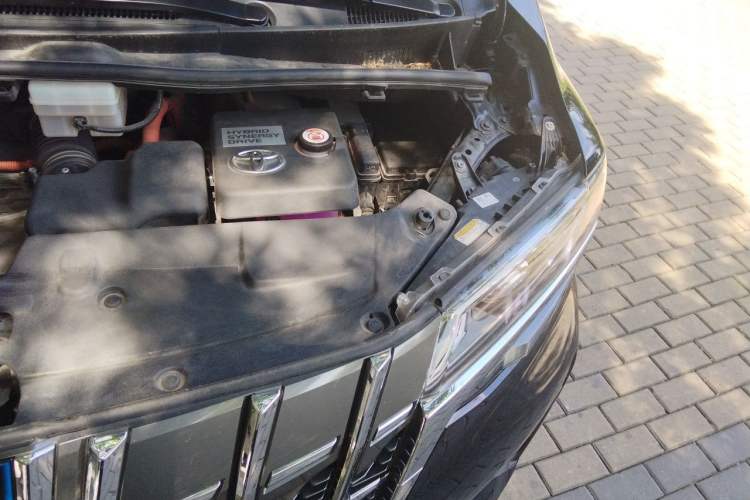 Used Toyota Alphard 2021 Dual-Engine 2.5L Luxury Edition Engine Bay Left