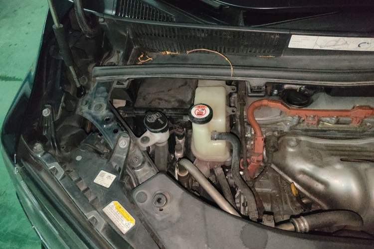 Used Toyota Alphard 2021 Dual-Engine 2.5L Luxury Edition Engine Bay Right