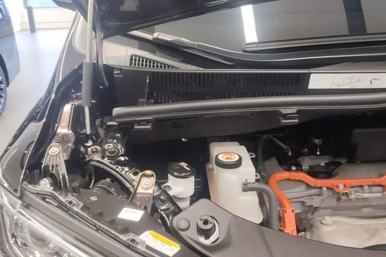 Used Toyota Alphard 2021 Dual-Engine 2.5L Prestige Edition Engine Bay Right