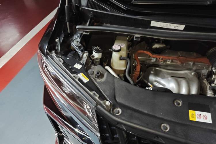 Used Toyota Alphard 2021 Dual-Engine 2.5L Luxury Edition Engine Bay Right