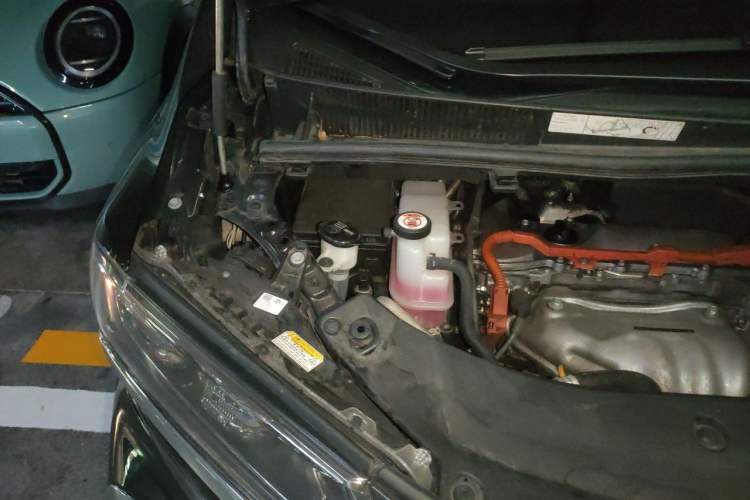Used Toyota Alphard 2021 Dual-Engine 2.5L Luxury Edition Engine Bay Right