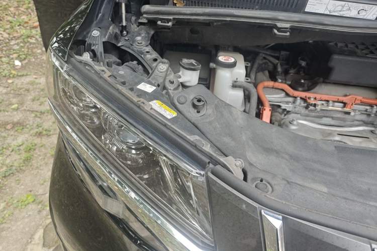 Used Toyota Alphard 2021 Dual-Engine 2.5L Luxury Edition Engine Bay Right