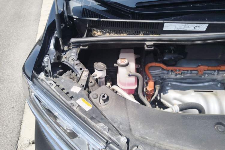 Used Toyota Alphard 2021 Dual-Engine 2.5L Luxury Edition Engine Bay Right