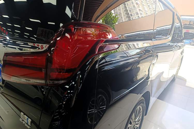 Used Toyota Alphard 2021 Dual-Engine 2.5L Luxury Edition Exterior 3