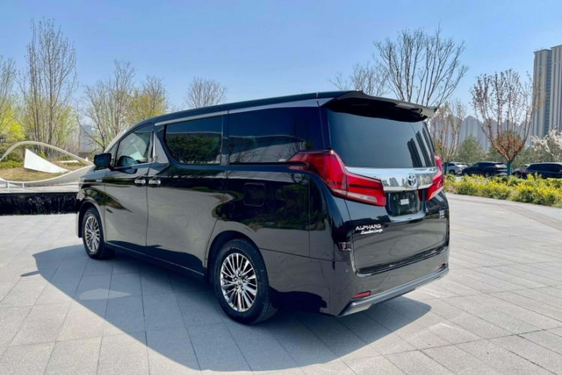 Used Toyota Alphard 2021 Dual-Engine 2.5L Prestige Edition Exterior 3