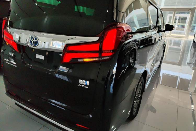 Used Toyota Alphard 2021 Dual-Motor 2.5L Premium Edition Exterior 3