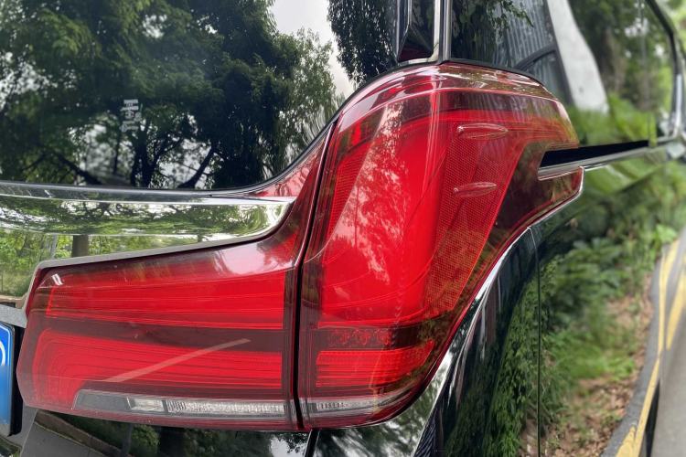 Used Toyota Alphard 2021 Dual-Engine 2.5L Prestige Edition Exterior 4