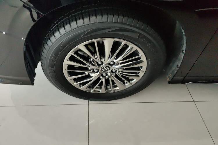 Used Toyota Alphard 2021 Dual-Motor 2.5L Premium Edition Exterior 4