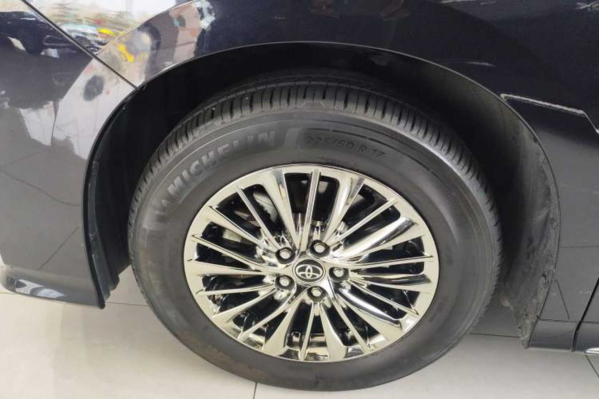 Used Toyota Alphard 2021 Dual-Motor 2.5L Premium Edition Exterior 4