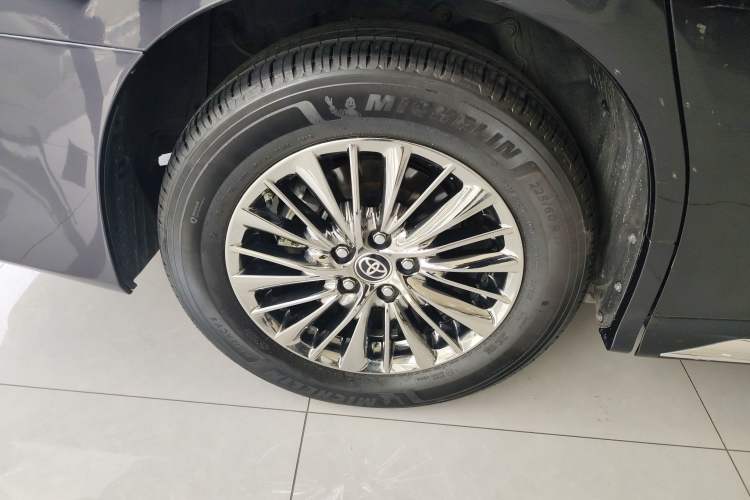 Used Toyota Alphard 2021 Dual-Motor 2.5L Premium Edition Exterior 5