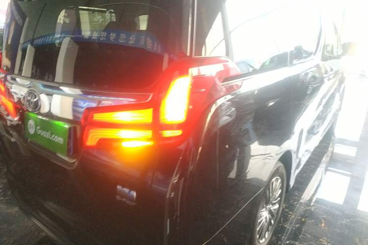 Used Toyota Alphard 2021 Dual-Engine 2.5L Luxury Edition Exterior 6