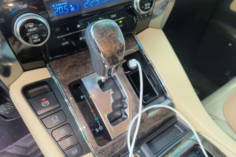 Used Toyota Alphard 2021 Dual-Engine 2.5L Prestige Edition Gear Lever