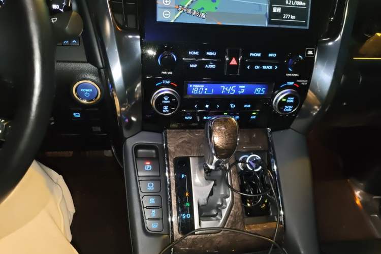 Used Toyota Alphard 2021 Dual-Motor 2.5L Premium Edition Gear Lever