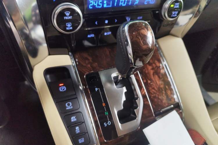 Used Toyota Alphard 2021 Dual-Engine 2.5L Luxury Edition Gear Lever