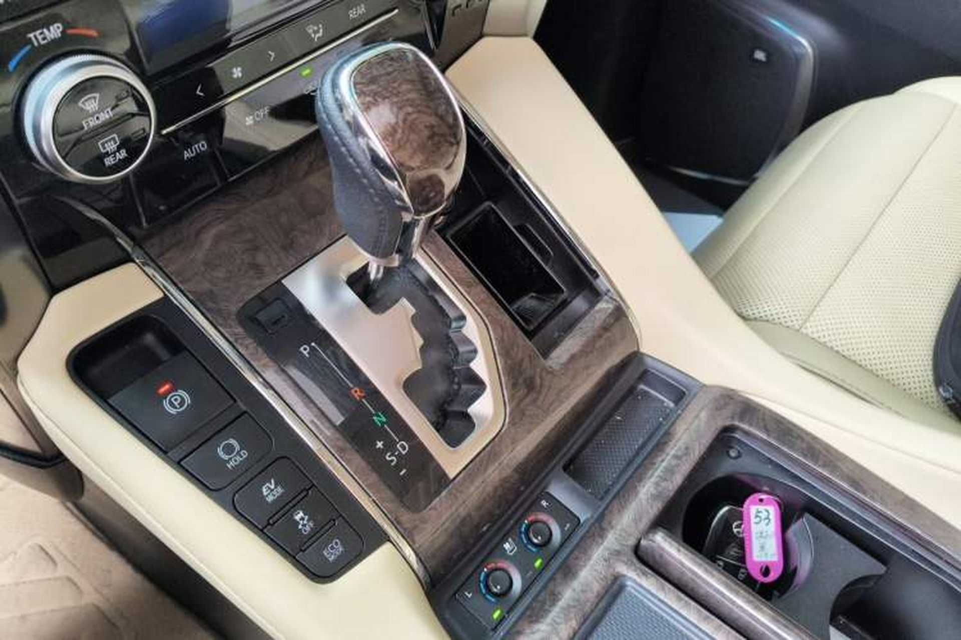 Used Toyota Alphard 2021 Dual-Engine 2.5L Luxury Edition Gear Lever