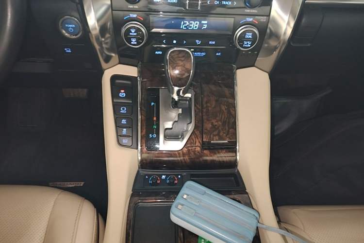 Used Toyota Alphard 2021 Dual-Engine 2.5L Luxury Edition Gear Lever