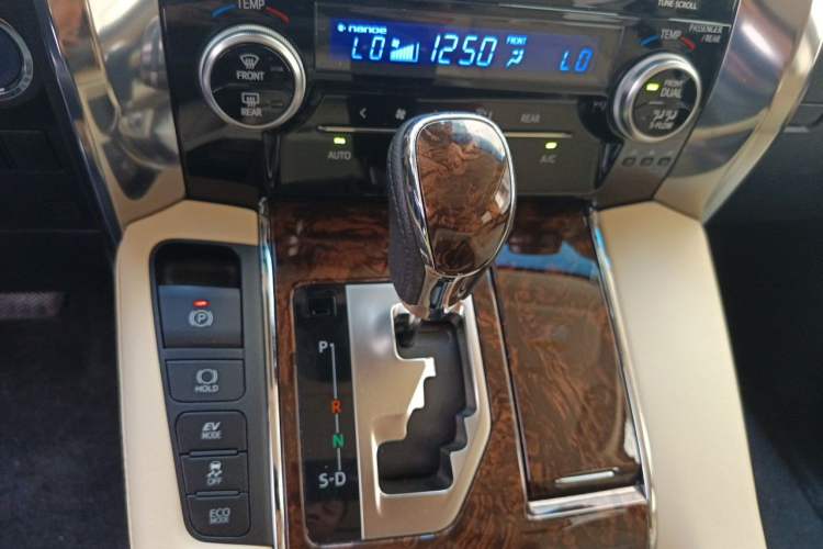 Used Toyota Alphard 2021 Dual-Engine 2.5L Luxury Edition Gear Lever