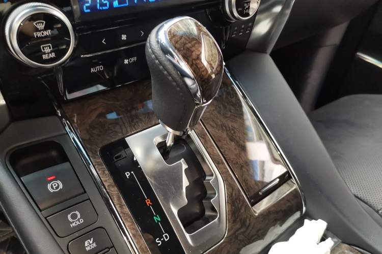 Used Toyota Alphard 2021 Dual-Motor 2.5L Premium Edition Gear Lever