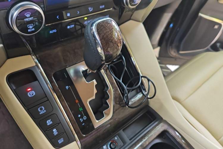 Used Toyota Alphard 2021 Dual-Motor 2.5L Premium Edition Gear Lever