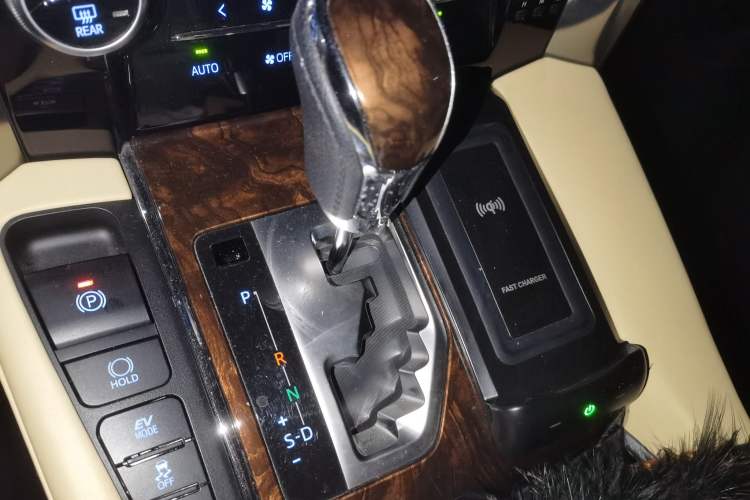 Used Toyota Alphard 2021 Dual-Engine 2.5L Luxury Edition Gear Lever