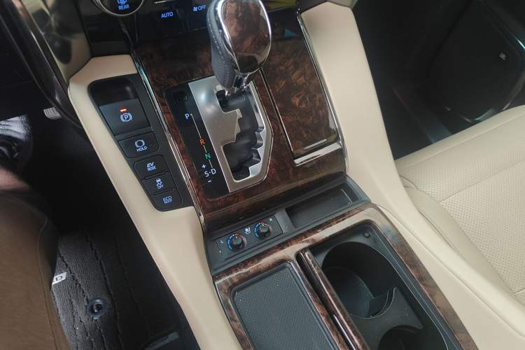Used Toyota Alphard 2021 Dual-Engine 2.5L Luxury Edition Gear Lever