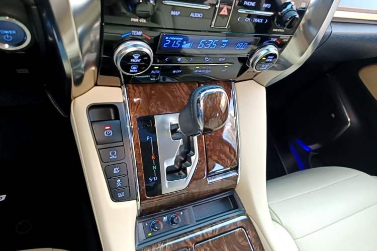 Used Toyota Alphard 2021 Dual-Engine 2.5L Luxury Edition Gear Lever