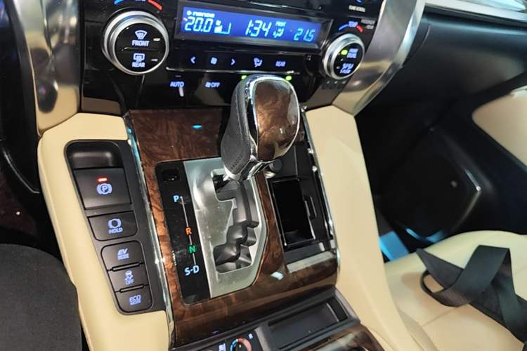 Used Toyota Alphard 2021 Dual-Engine 2.5L Luxury Edition Gear Lever